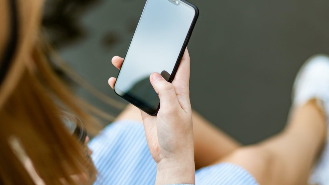 What Benefits May eSIM-Compatible Devices Offer?