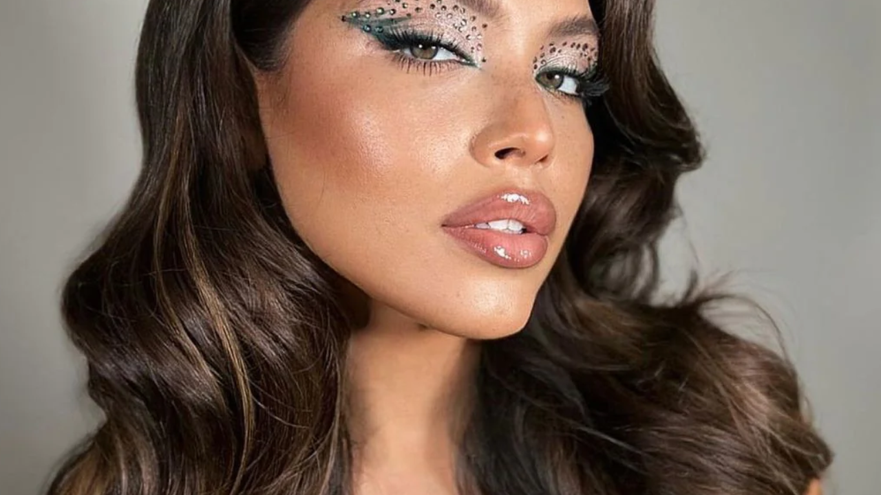 What are The Most Common Reasons for Choosing Hair Extensions Made of Invisible Tape?